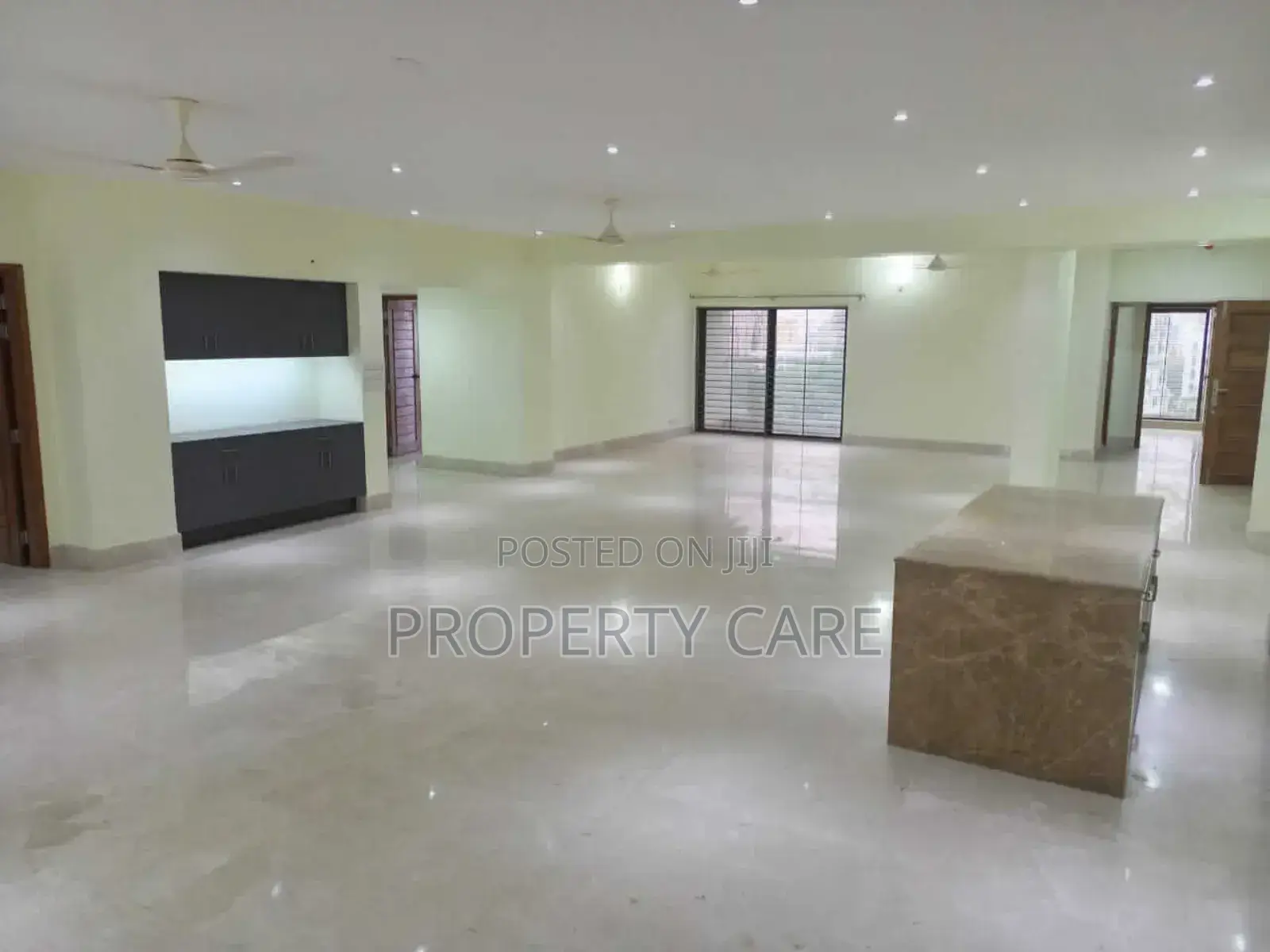 5bdrm Apartment in Gulshan for rent