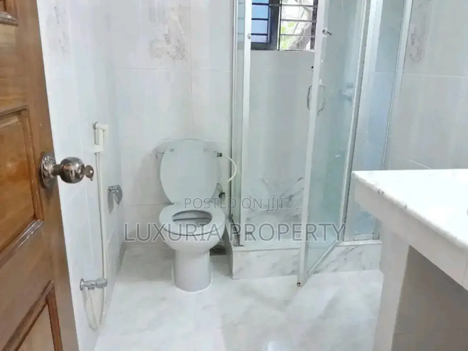 4bdrm Apartment in Not Furnished for rent