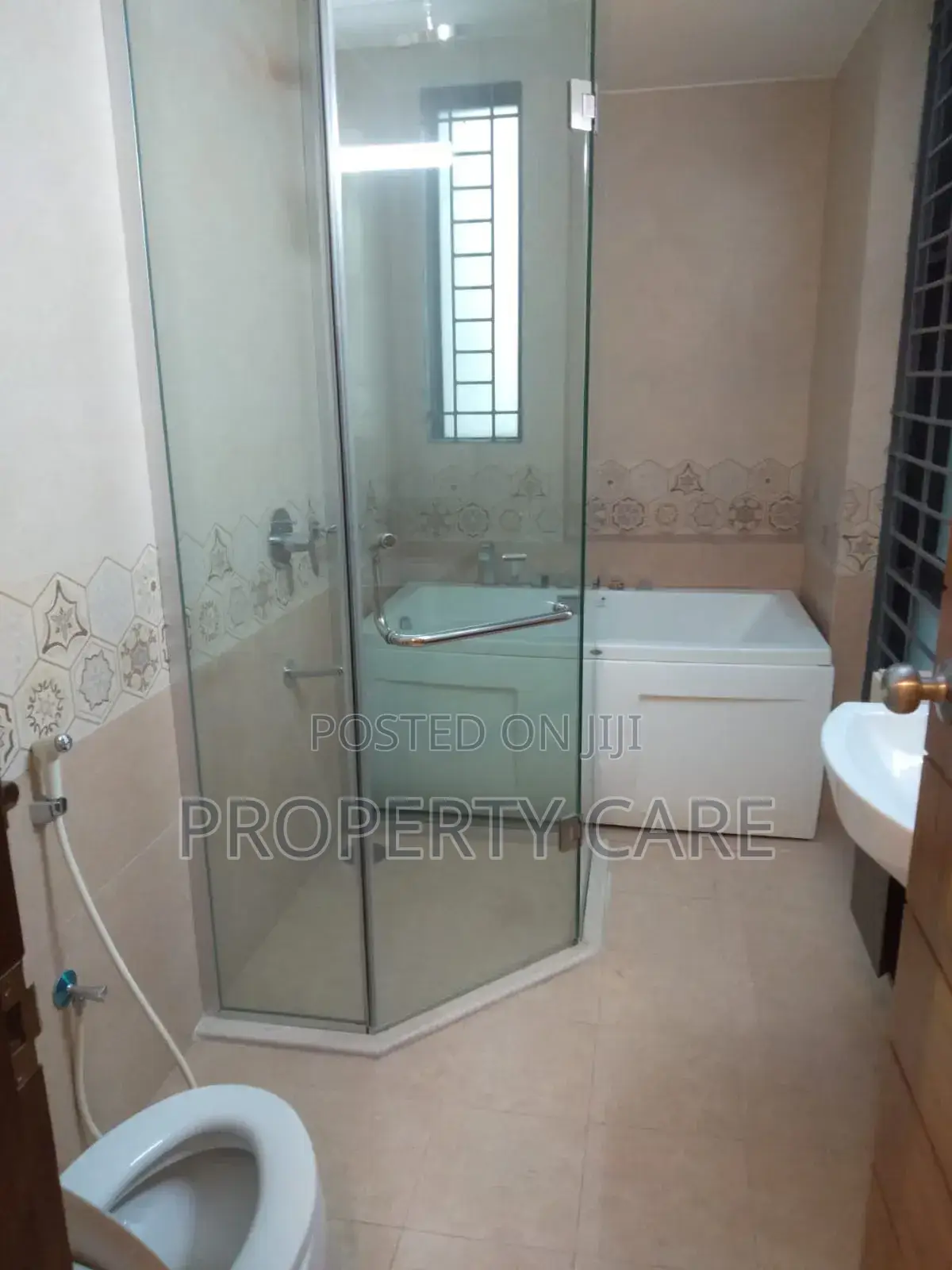 4bdrm Apartment in Gulshan for rent