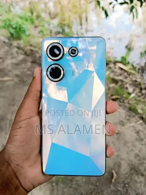 Photo - Tecno Spark 20 Pro Plus 256 GB Silver
