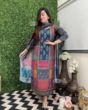 Photo - Pakistani Design Readymade Three Piece