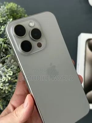 Photo - New Apple iPhone 16 Pro Max 256 GB Gold