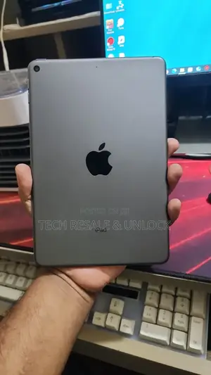 Photo - Apple iPad mini 5 64 GB Silver