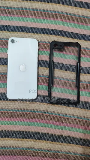 Photo - Apple iPhone SE (2020) 64 GB White