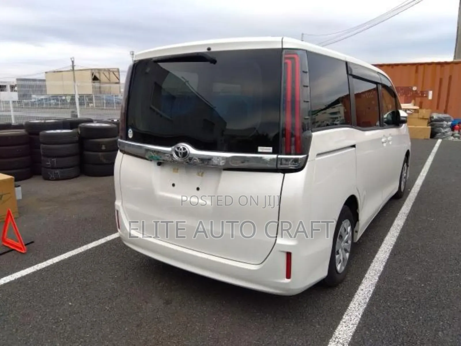 Toyota Esquire 2020 White