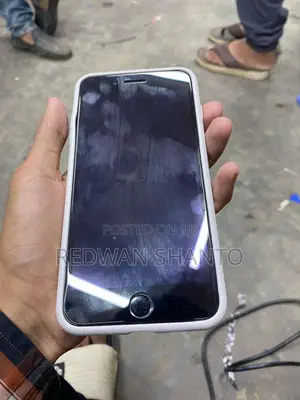 Photo - Apple iPhone 7 Plus 128 GB Black