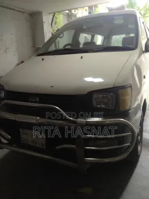 Photo - Toyota Voxy 2004 White