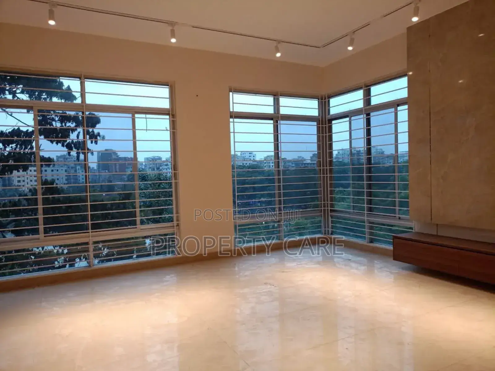 5bdrm Duplex in Gulshan for rent