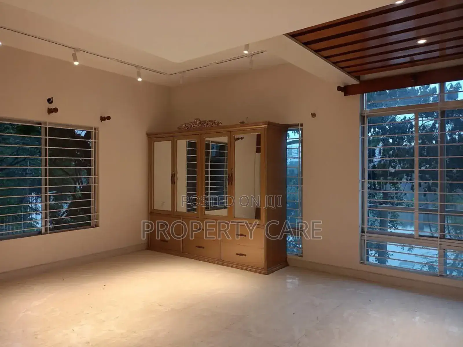 5bdrm Duplex in Gulshan for rent