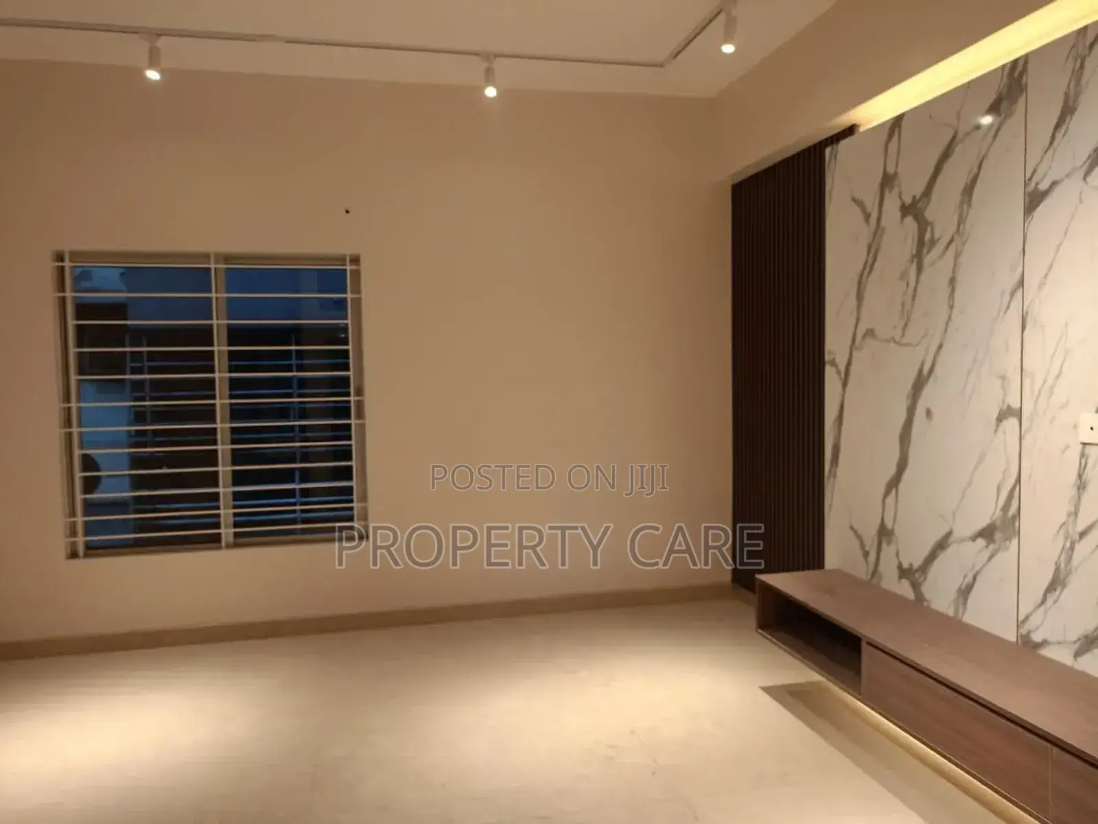 5bdrm Duplex in Gulshan for rent