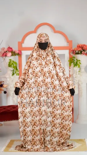 Salah Long Khimar