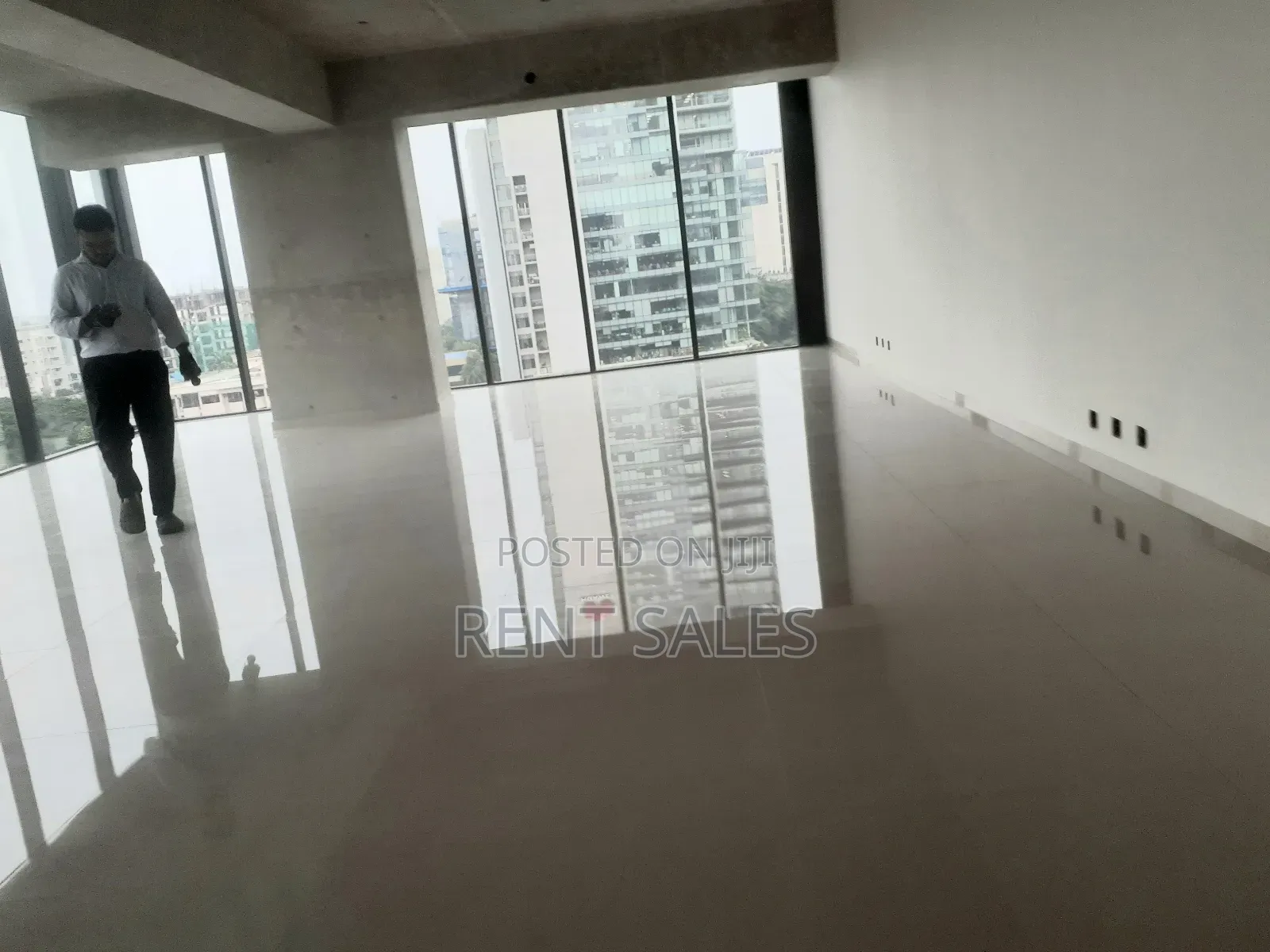 Prime Location Nice View 3000 SQFT Office Rent in Gulshan-2