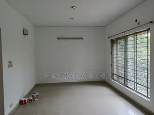 Photo - 4bdrm Apartment in Gulshan for rent