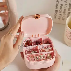 Photo - Portable Jewelery Makeup Storage Box With Mirror