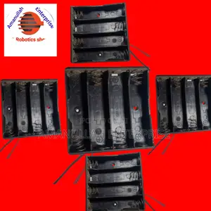 1 PCS 18650 Battery 4 Chamber Case / Holder .