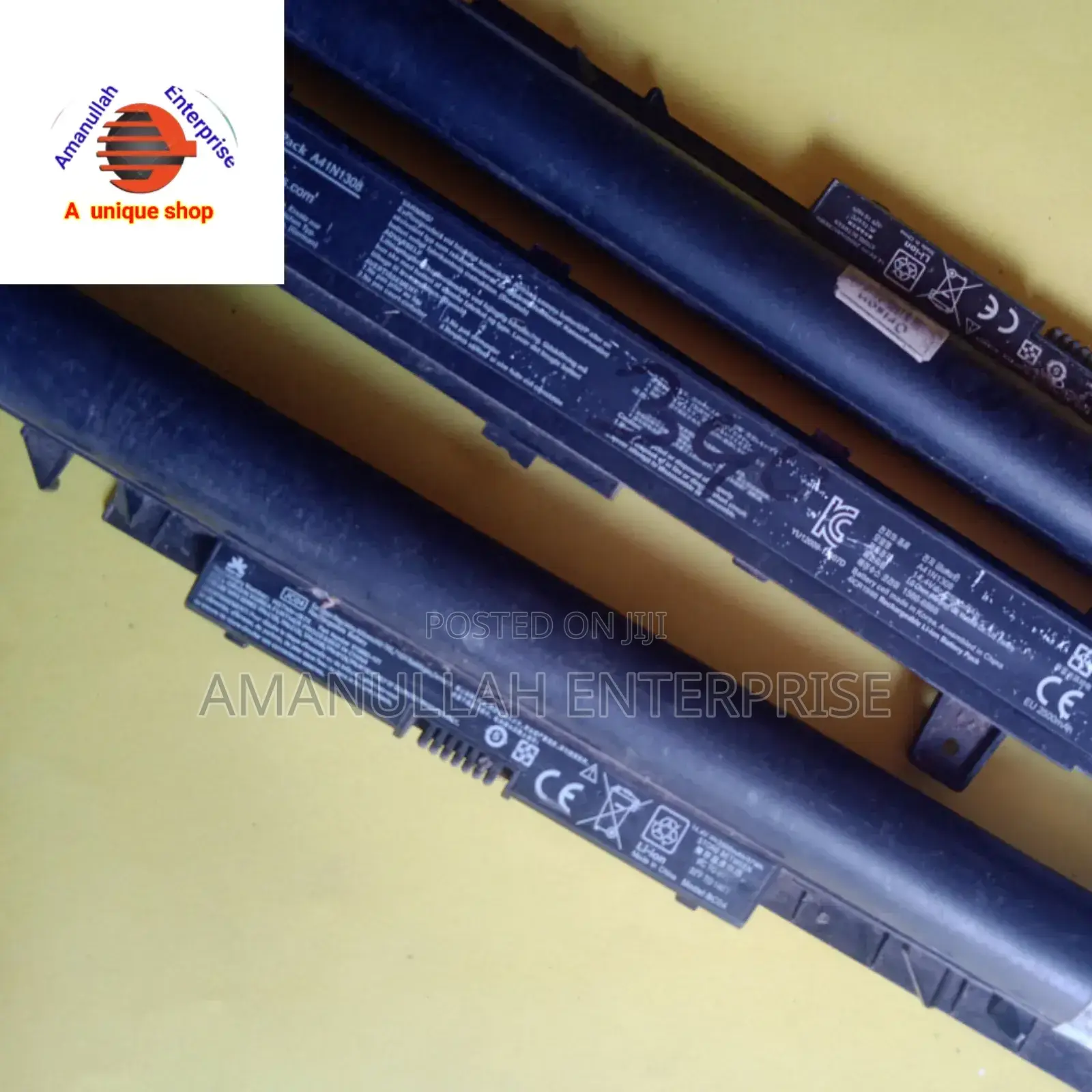 4 Cell Old Laptop Battery Pack.