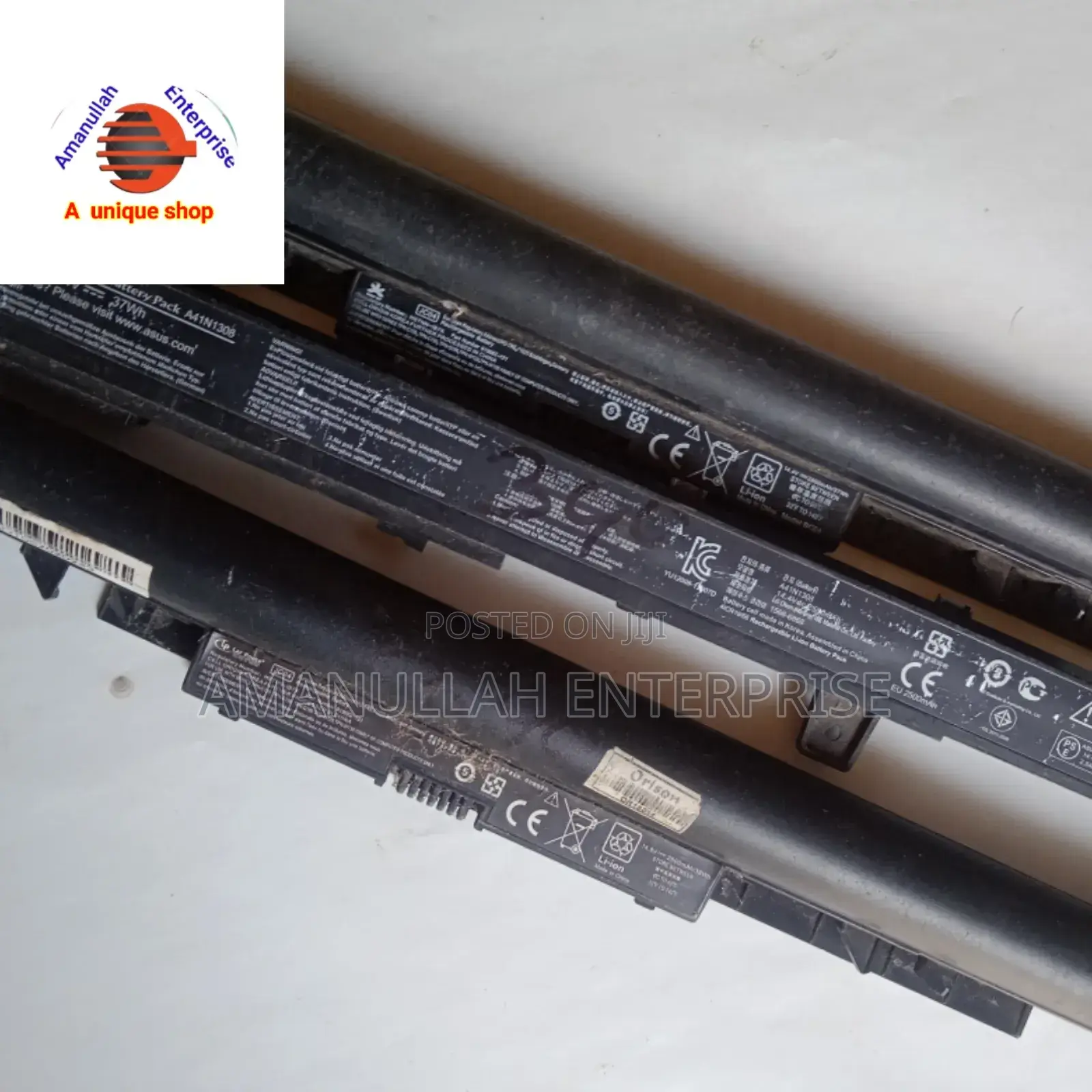 4 Cell Old Laptop Battery Pack.