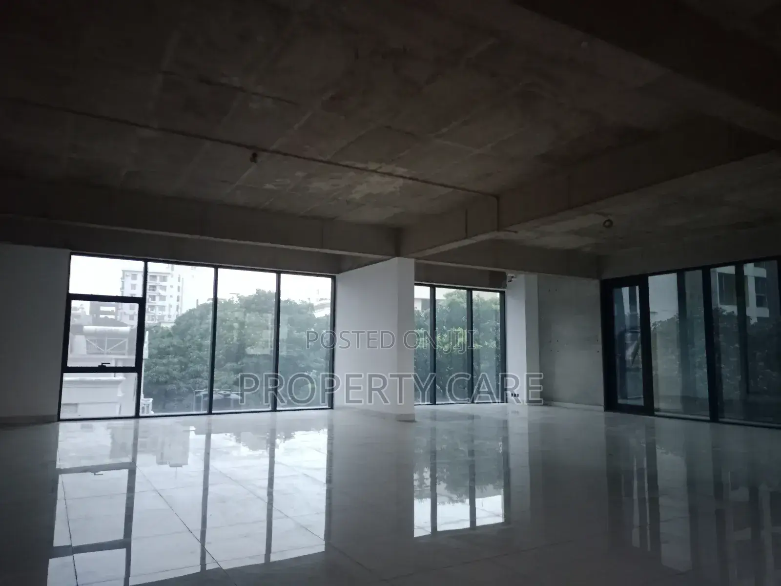 Commercial 3000 SQFT Rent Gulshan