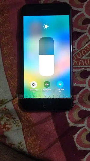 Apple iPhone 8 64 GB Red