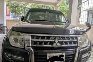 Photo - Mitsubishi Pajero 2006 Black