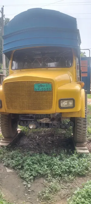 Photo - Low Bed Truck