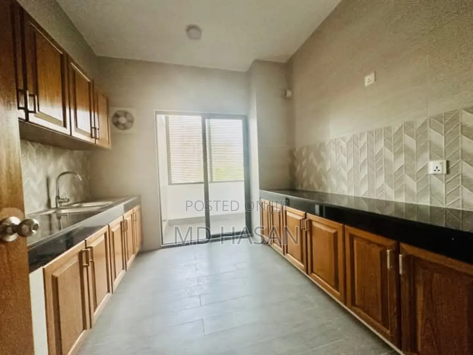 3bdrm Apartment in Semi Furnished for rent