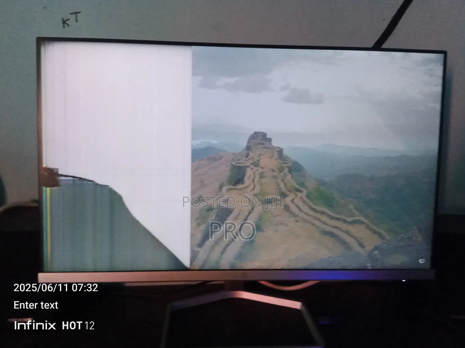 Hp M22f Monitor in 7500 (Display Broken)