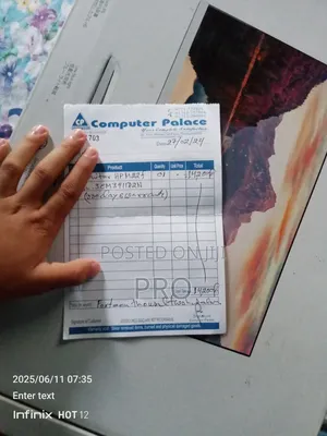 Hp M22f Monitor in 7500 (Display Broken)