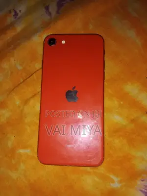 Photo - Apple iPhone SE (2020) 128 GB Red