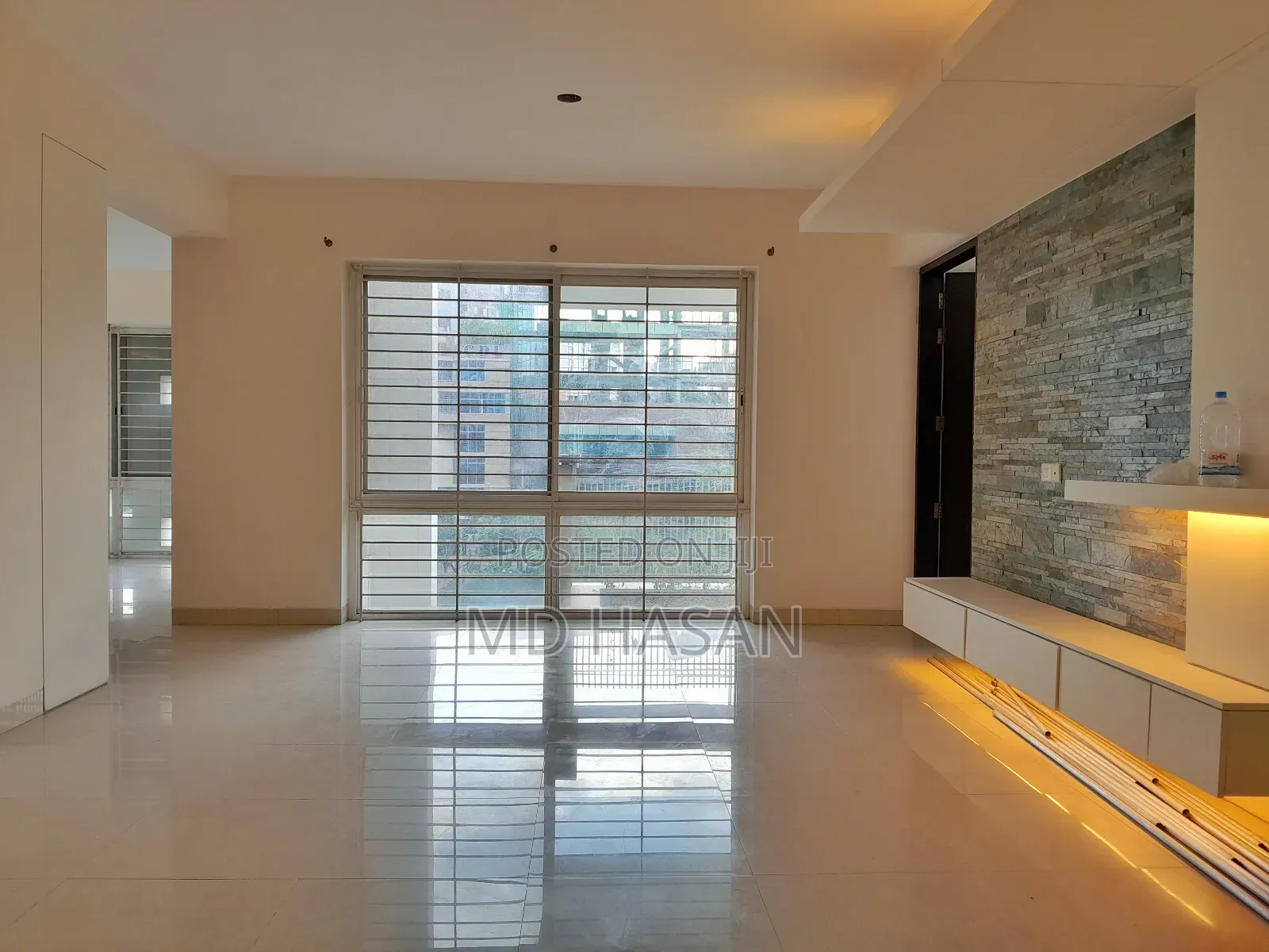 3bdrm Apartment in Semi Furnished for rent