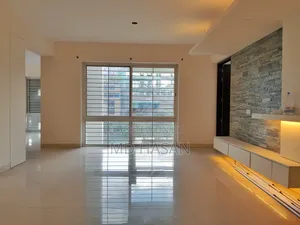 3bdrm Apartment in Semi Furnished for rent