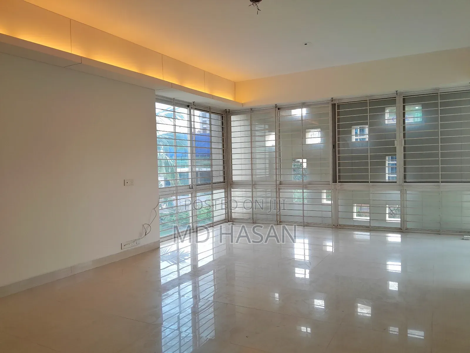 3bdrm Apartment in Semi Furnished for rent