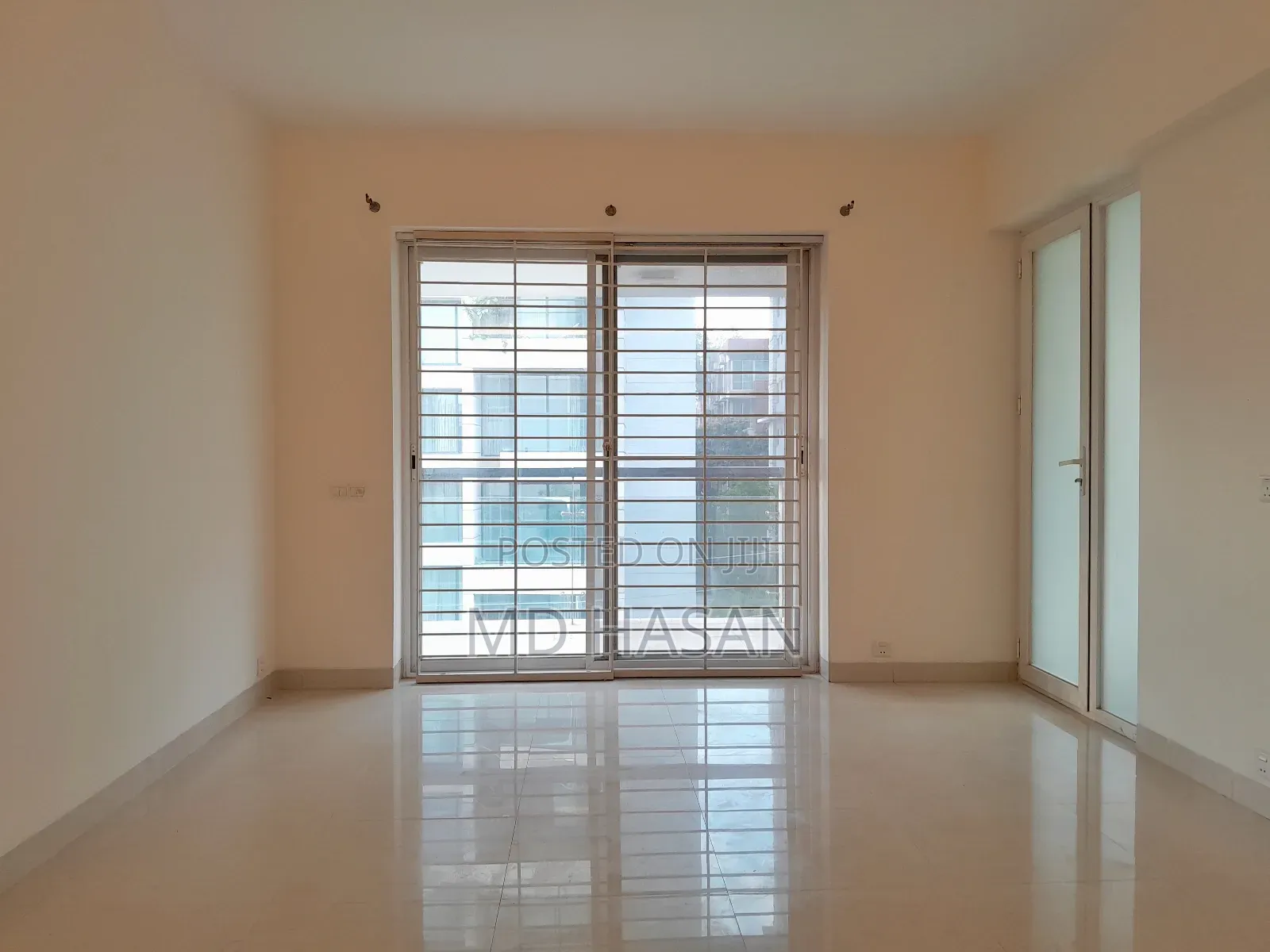 3bdrm Apartment in Semi Furnished for rent