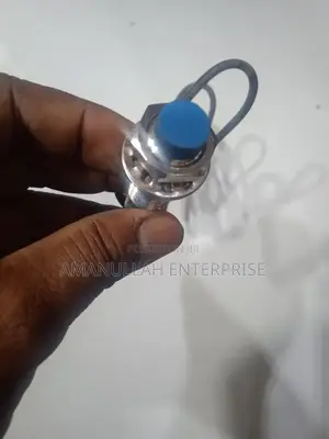 Heschen M18 Capacitive Proximity Sensor Switch.