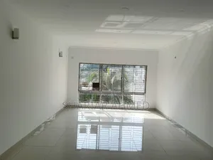 Photo - 4bdrm Apartment in Gulshan for rent