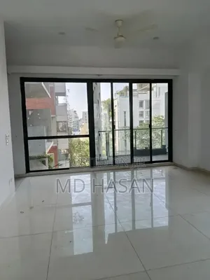 4bdrm Apartment in Semi Furnished for rent