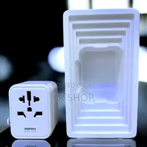 Remax Universal Adapter Rp-U23 Travel Adapter