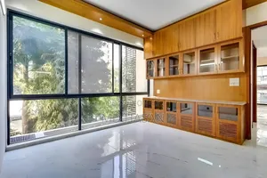 3bdrm Apartment in Semi Furnished for rent