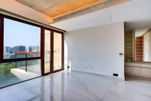 4bdrm Apartment in Semi Furnished Flat for rent