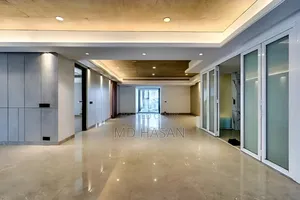 4bdrm Apartment in Semi Furnished Flat for rent