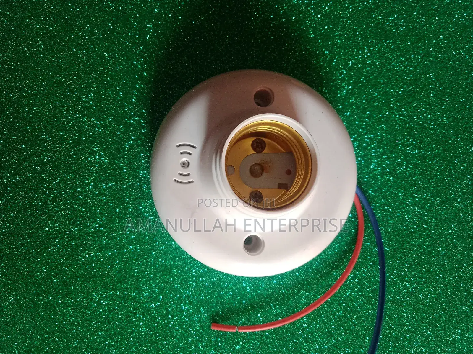 Sound and Light-Controlled E27 Lamp Holder.