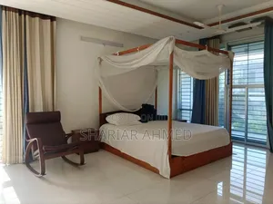 Furnished 4bdrm Apartment in Gulshan for rent