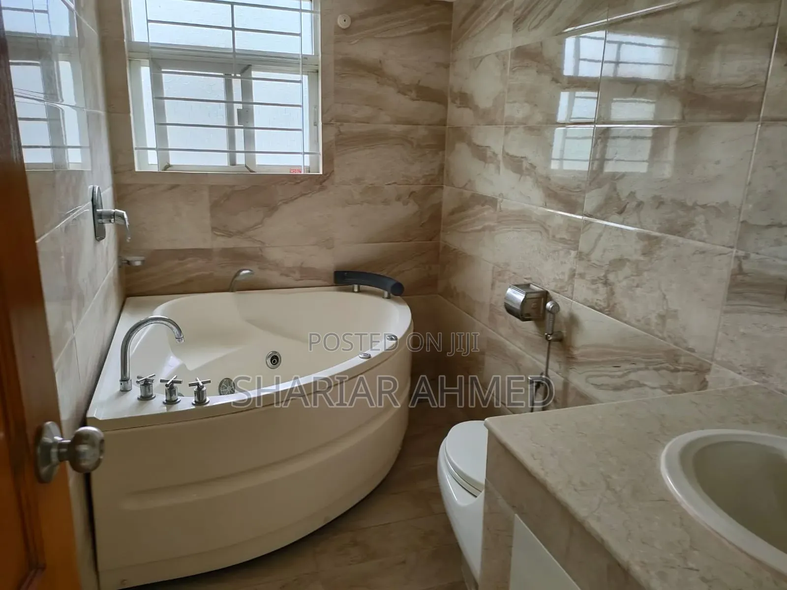 4bdrm Apartment in Gulshan for rent