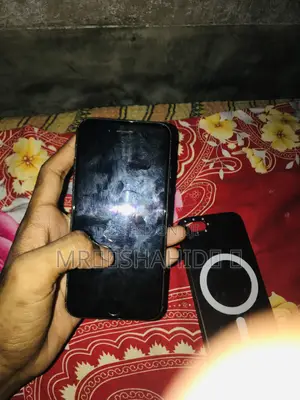 Photo - Apple iPhone 7 128 GB Black