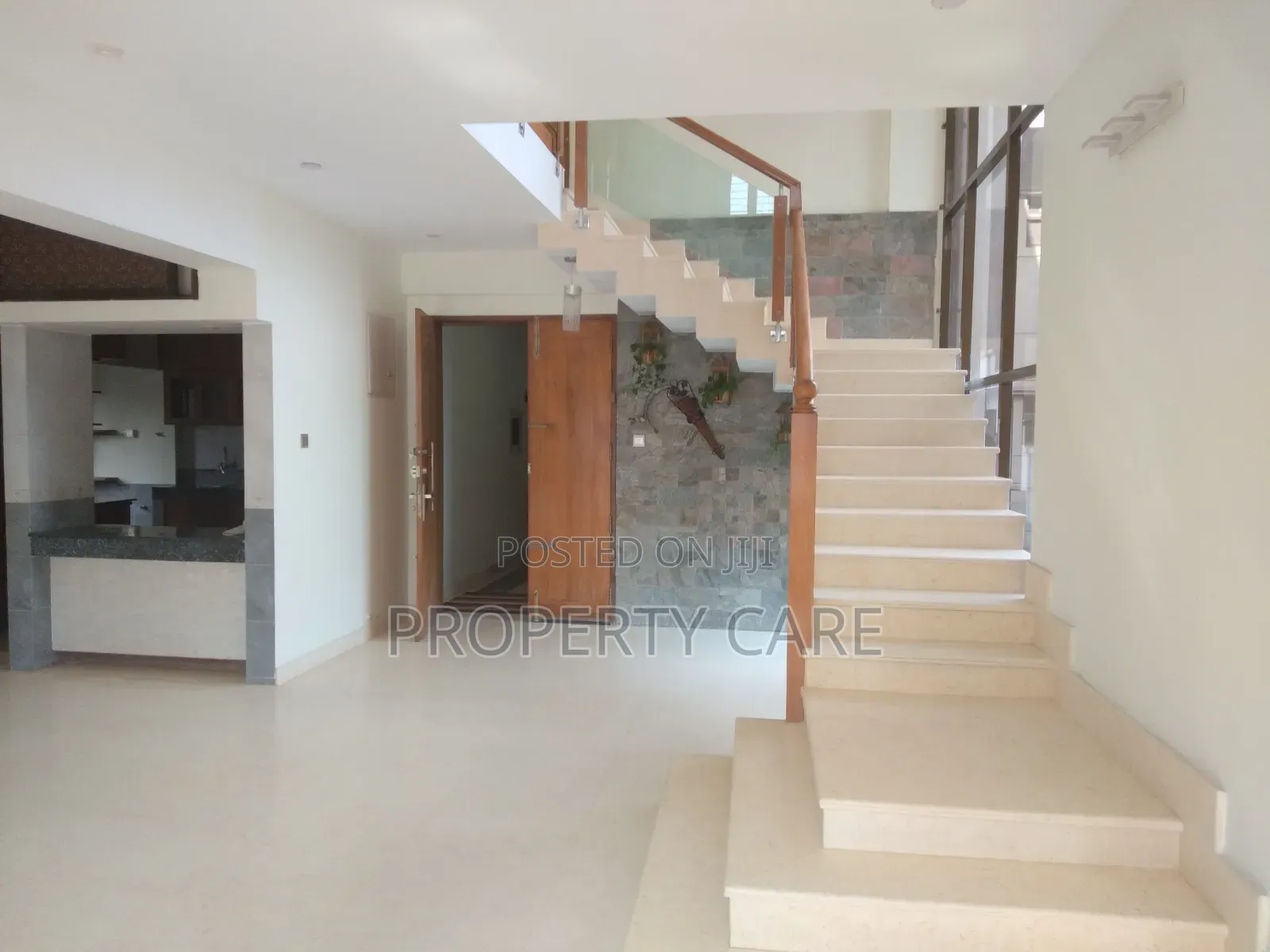 4bdrm Duplex in Gulshan for rent