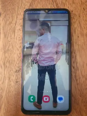 Photo - Samsung Galaxy F23 128 GB Gold