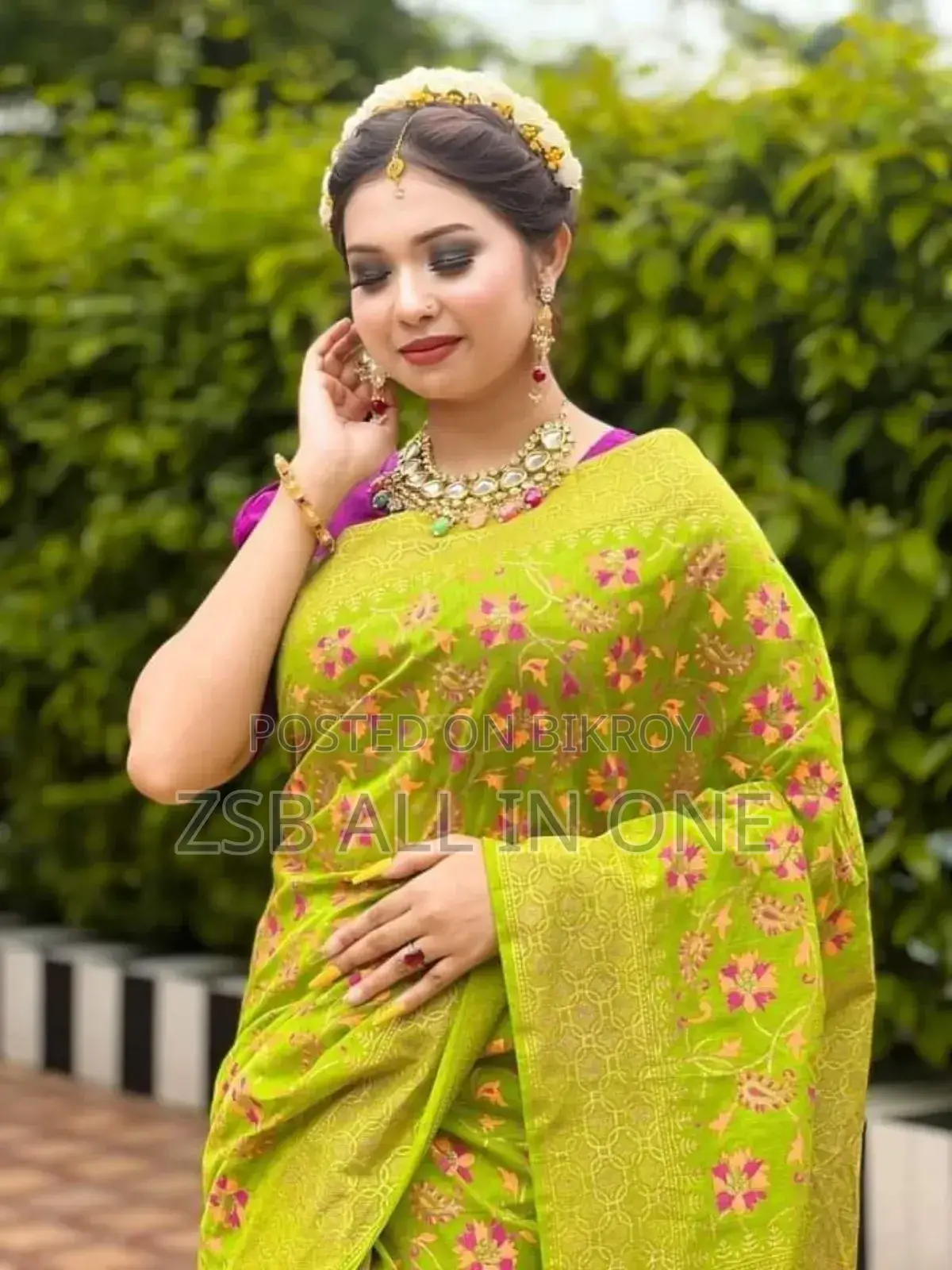 হাফ সিল্ক হ্যান্ডপ্রিন্টেড শাড়ি