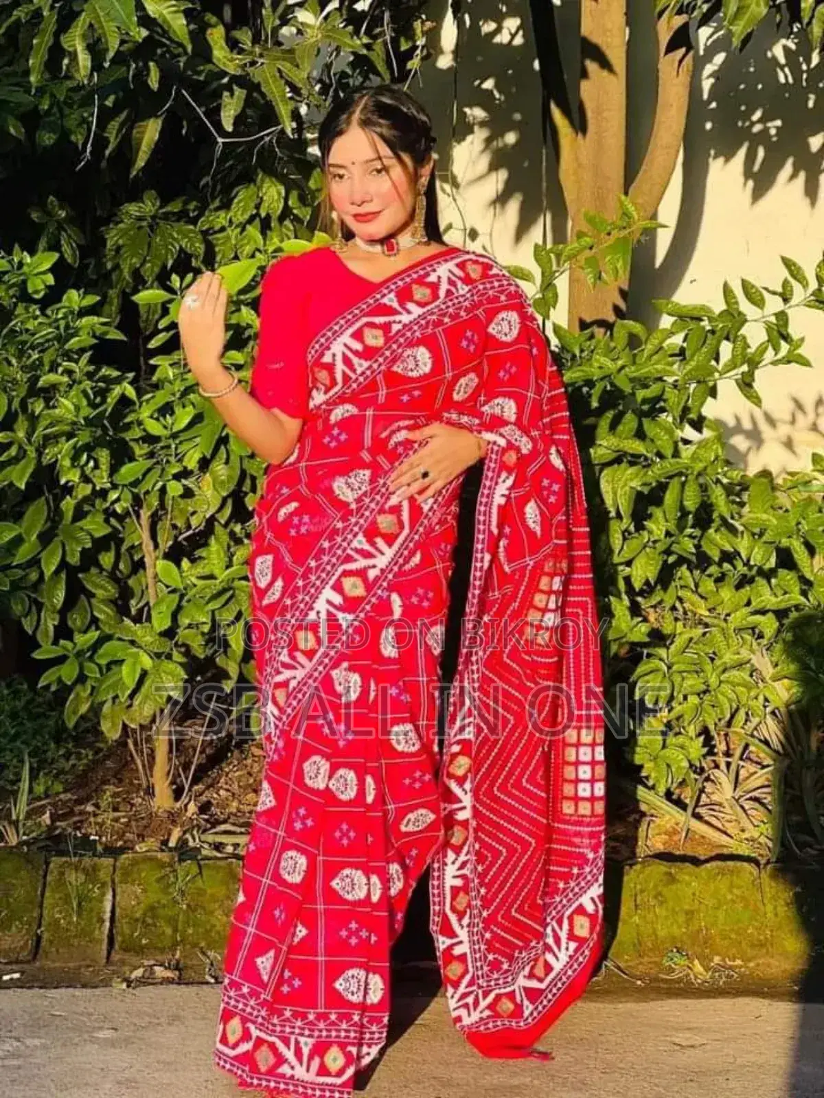 হাফ সিল্ক হ্যান্ডপ্রিন্টেড শাড়ি