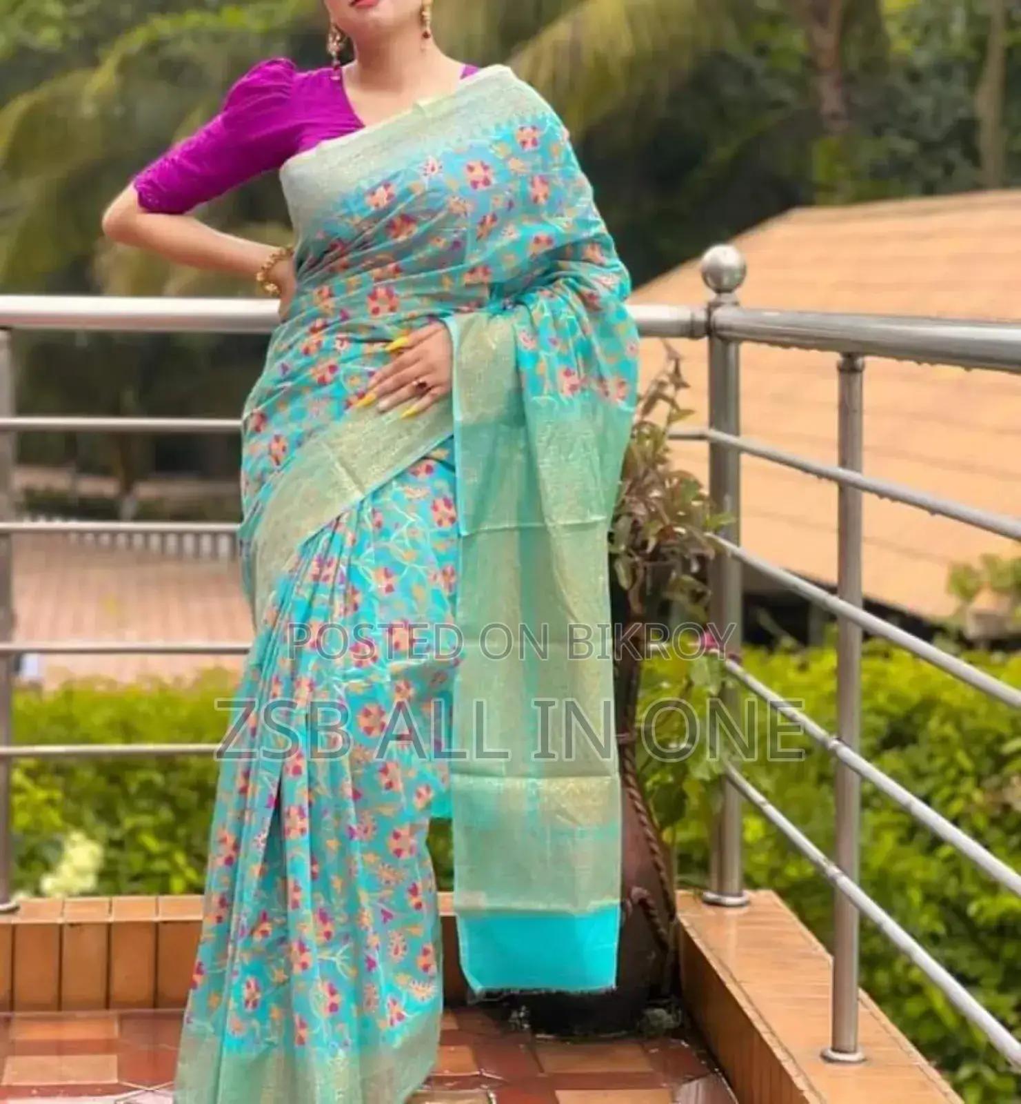হাফ সিল্ক হ্যান্ডপ্রিন্টেড শাড়ি