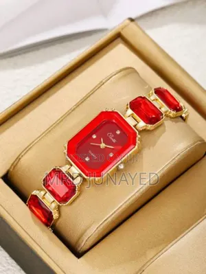 পাথরের চমৎকার ঘড়ি